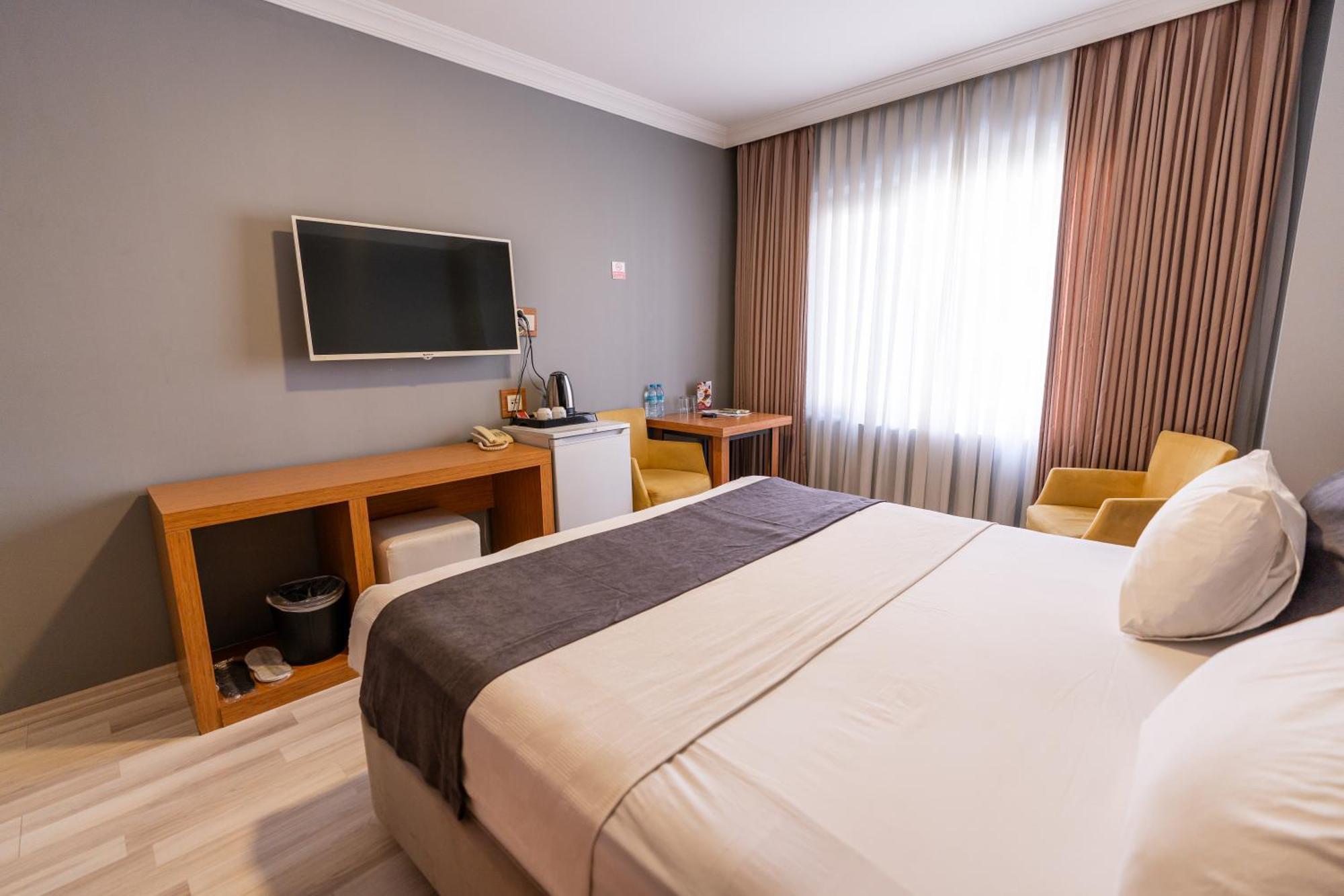Emsa Palace Hotel Darica  Exterior photo